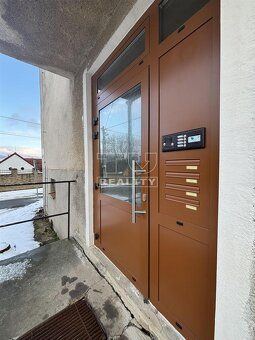 TUreality ponúka na predaj 3 izbový byt s garážou v meste Ve
