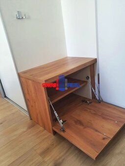 Ponúkame na prenájom priestranný dvojizbový byt s balkónom v