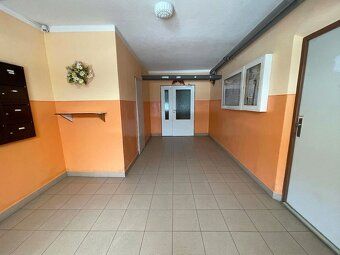 Realitná kancelária REMAX Vám ponúka na predaj veľký 2 izbov