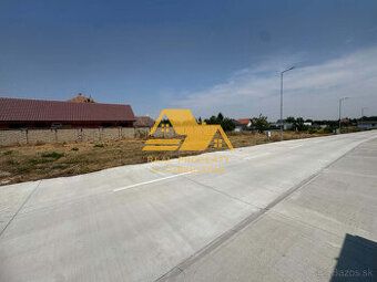 Predám stavebný pozemok v Šuranoch, časť Kostolný Sek, Ulica