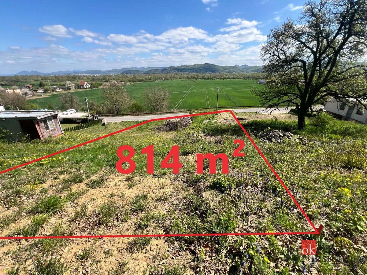 Ponúkame na predaj stavebný pozemok o výmere 814 m² (17,47 ×