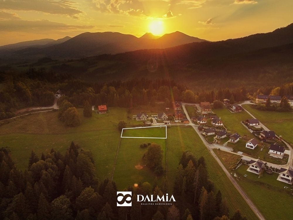 Ponúkame na predaj 2 stavebné pozemky v lokalite lyžiarskeho