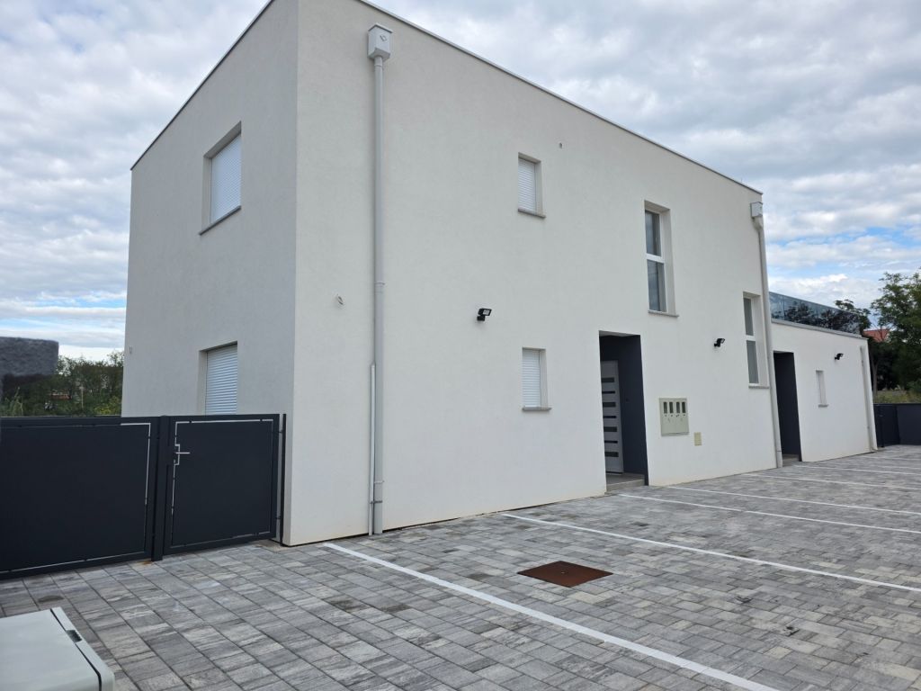 AX250955-3, Realitná kancelária AMAXADES REALITY ponúka na p