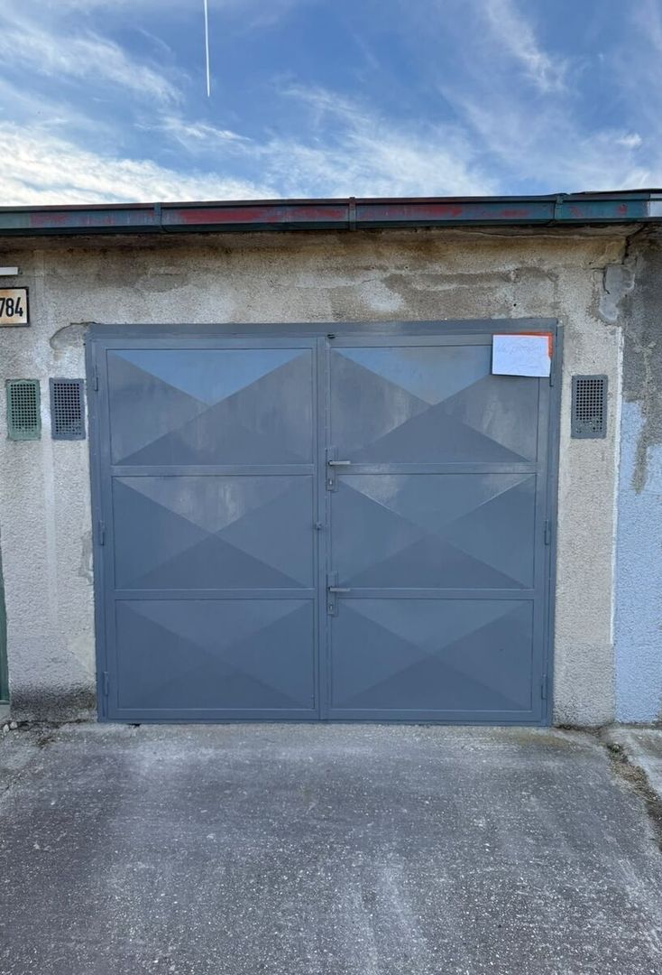 Ponúkame Vám na prenájom garáž nachádzajúcu sa v radovej zás