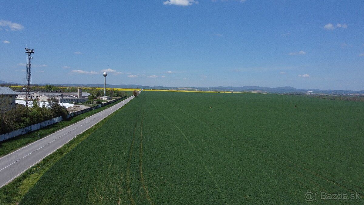 Ponúkame na predaj ornú pôdu o celkovej výmere 5757 m², vo v