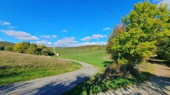 Areté real - Vám ponúka na predaj pozemok o rozlohe 716m2 s 