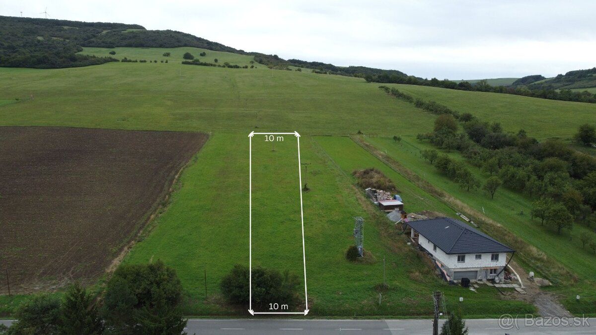 Ponúkame na predaj stavebný pozemok s výmerou 1417 m², situo
