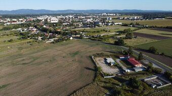 Ponúkame na predaj ornú pôdu s výmerou 1449 m², vo vlastníck