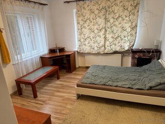 Prenajímajú sa 1–2-lôžkové izby v súkromnom dome 🏡 📍 5–10 mi