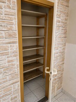 Ponúkame na predaj priestranný 2-izbový byt o výmere 67 m² n