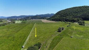 Ponúkame na predaj slnečný, rovinatý stavebný pozemok s výme