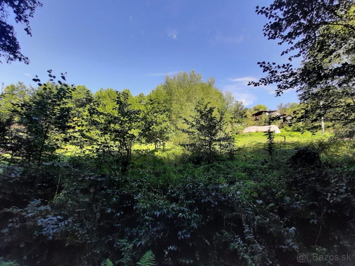 Ponuka - na predaj pozemok na výstavbu rodinného domu, rozlo