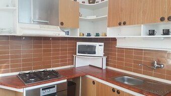 Ponúkame do nájmu garsónku (vlastnú) pri ZŠ O.NEPELU, 22m2, 