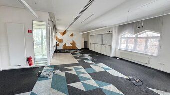 Ponúkame na prenájom unikátny obchodný priestor v centre obc