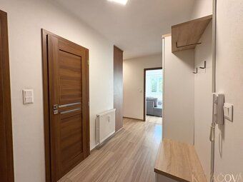 Ponúkame na prenájom slnečný 2 izbový byt na ul. 28. Októbra