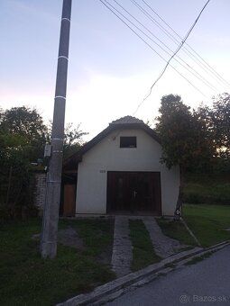 Ponúkam na predaj atraktívny, slnečný pozemok v tichej a mal