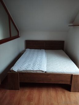 Ponúkame na dlhodobý prenájom 2-izbový podkrovný byt na 4. p