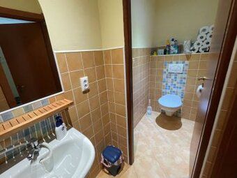 Ponúkam na prenájom kanceláriu v celkovej výmere 90 m2, ktor