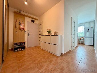 Výhradne ponúkam na predaj priestranný 4 izbový byt 81m2 na 