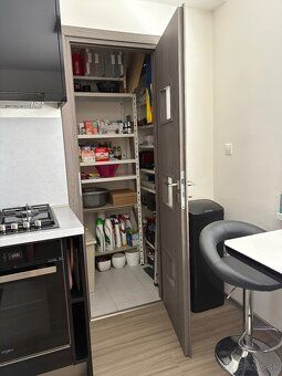 Predám 2izb.byt,výmera 66m2,zrekonštruovaný viď.foto,na prvo