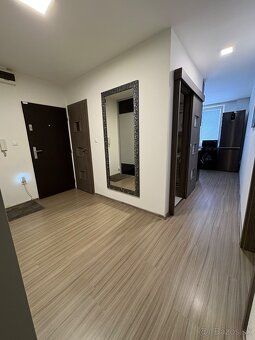 Predám 2izb.byt,výmera 66m2,zrekonštruovaný viď.foto,na prvo