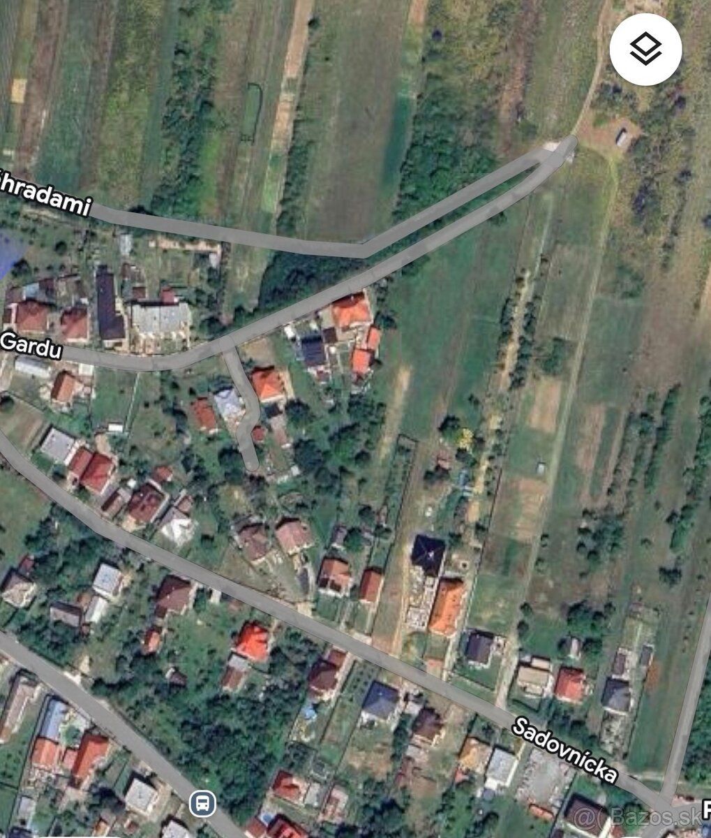 Ponúkame na predaj atraktívny investičný pozemok v mestskej 