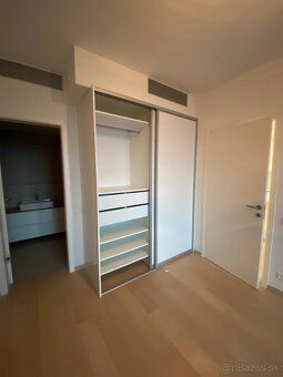 Prenajmem byt v projekte Sky Park v 3. veži 20. poschodie -o