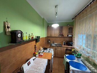 Ponúkam na predaj slnečný a dobre dispozične riešený 2-izbov