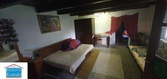 Ponúkame na predaj starší sedliacky rodinný dom 2+1 vhodný n