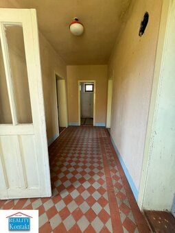 Predáme zachovalý 3 izbový rodinný dom v obci Radava. Nachád