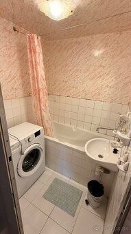 Dobrý deň, PRENNÁJOM - máme voľný k nástupu veľký 2 izbák na