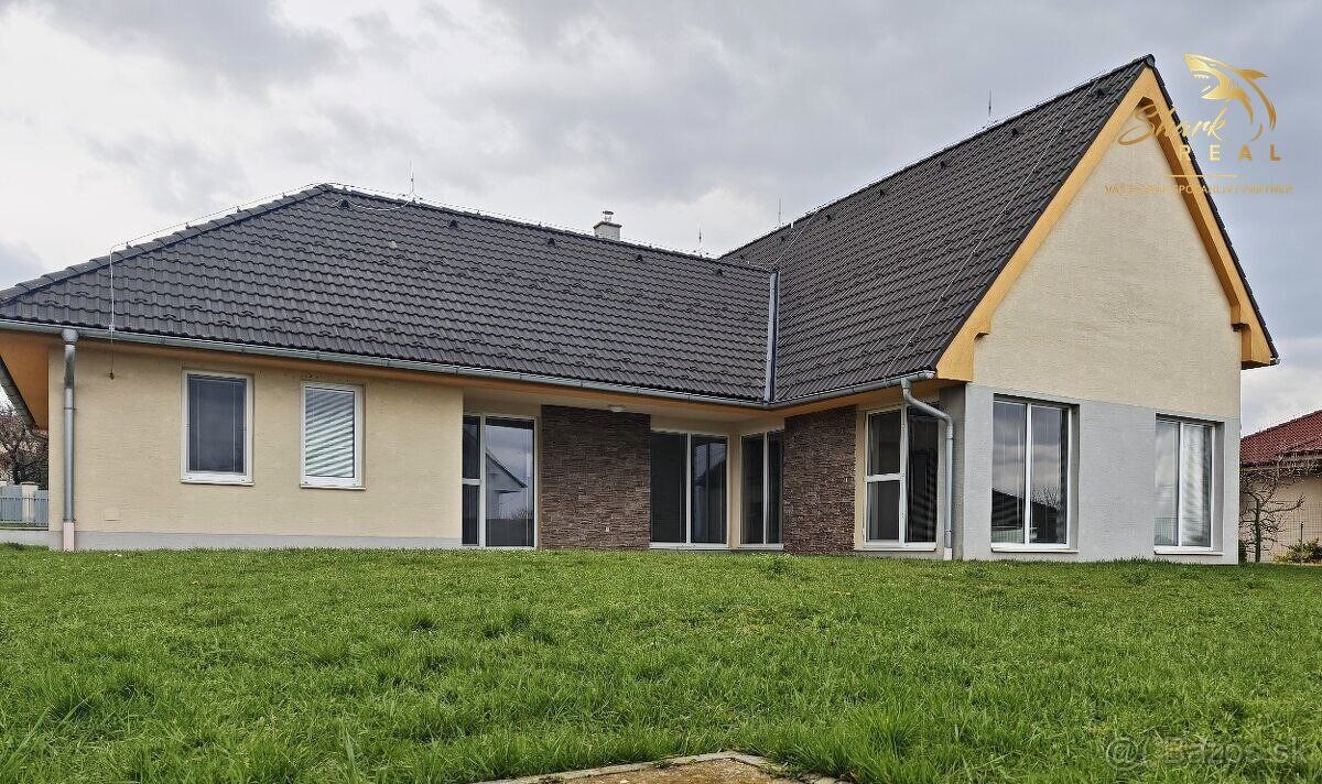Ponúkame na predaj 4 izbový rodinný dom v obci Veľké Dvorany