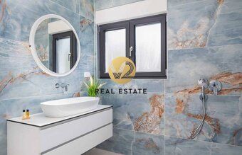 Stanislava Hoppe +421 910 318 899 e-mail:

V2 Real Estate po