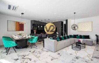 Stanislava Hoppe +421 910 318 899 e-mail:

V2 Real Estate po
