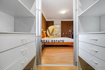 Maroš Vereš +421 904 086 200 e-mail:
V2 real estate ponúka n