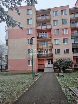 Typ: 4-izbový byt Ulica: SNP Obec: Myjava
003-114-RAFA
Ponúk