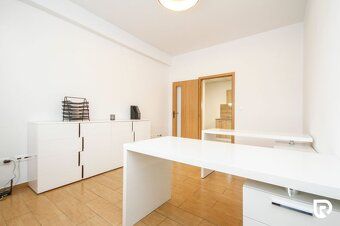 RADO Reality Vám ponúka na prenájom kancelárske priestory s 
