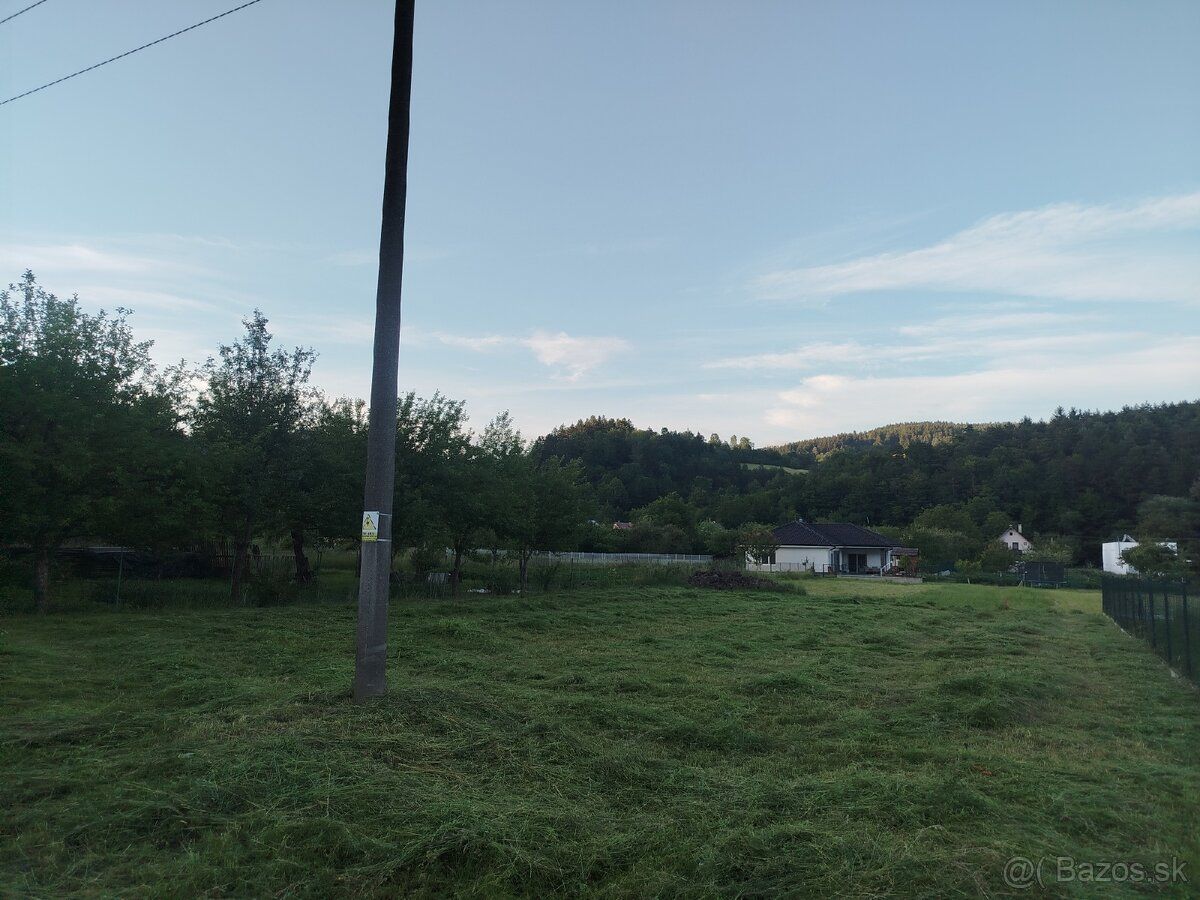 Predám stavebný pozemok v kat. území obce Stupné. Pozemok je