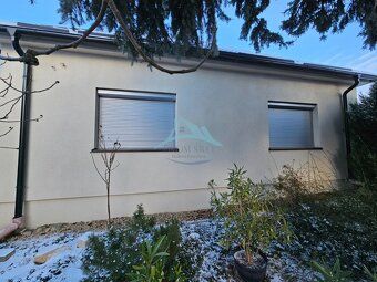 Priestranný 5-izbový prízemný rodinný dom na pozemku 1655 m²