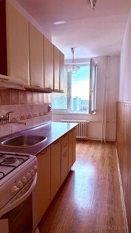 VÝMERA: 78 m² Ponúkam na predaj priestranný 3-izbový byt s v