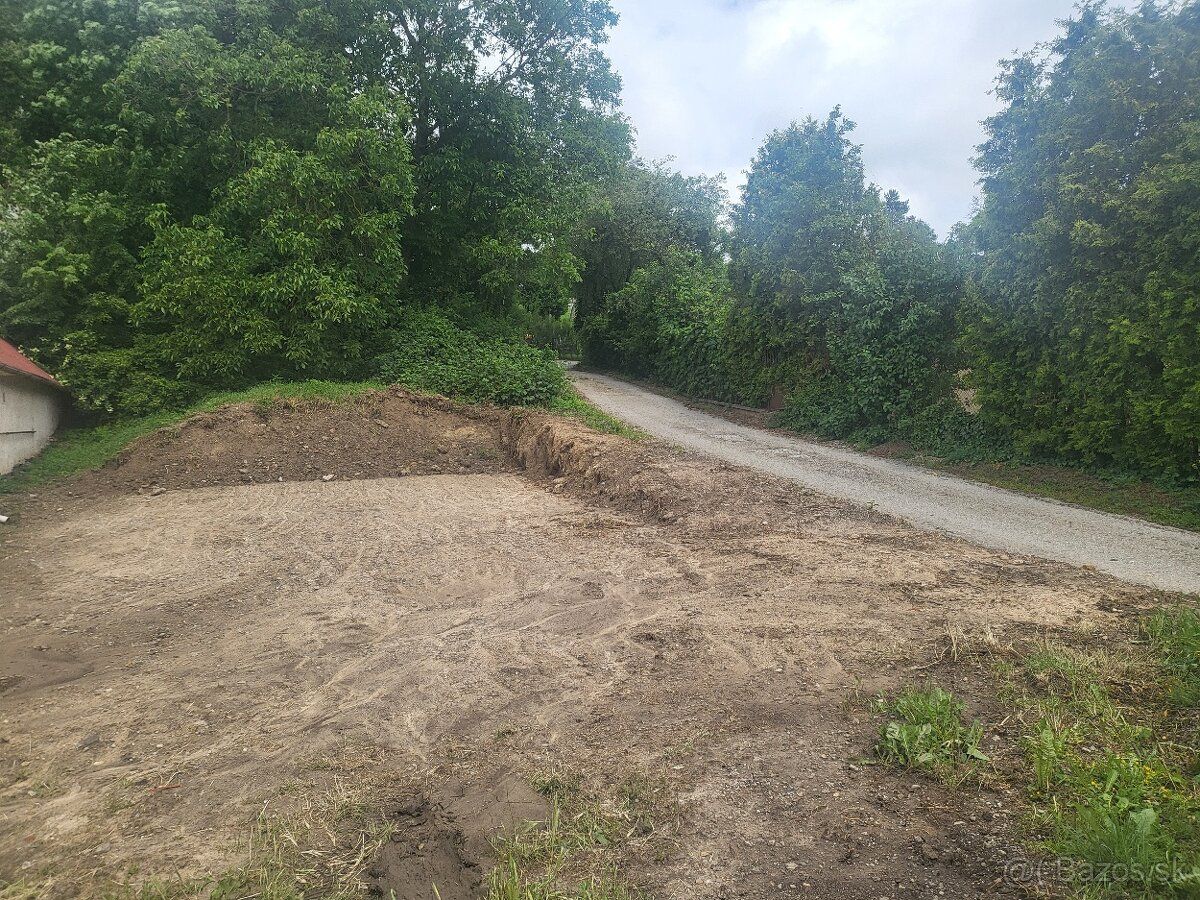 Ponúkam na predaj záhradu v obci Beniakovce o výmere 290m2. 