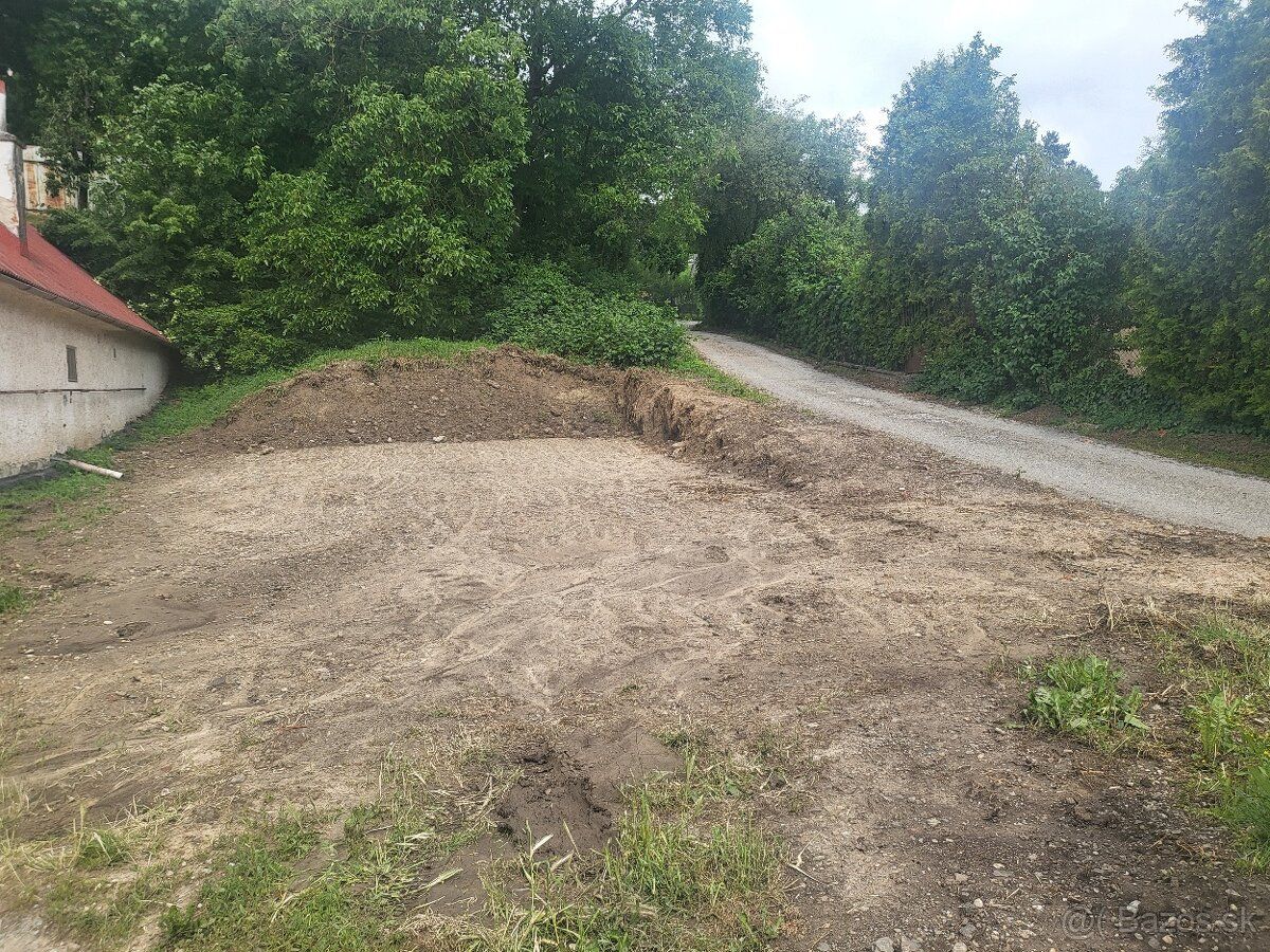 Ponúkam na predaj záhradu v obci Beniakovce o výmere 290m2. 
