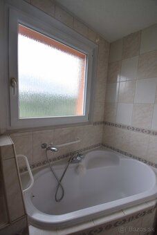 EXKLUZÍVNE | Zrekonštruovaný 3-izbový byt s balkónom – Sásov