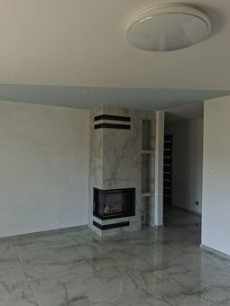 Nádherná novostavba rodinného domu pripravená pre moderné ko