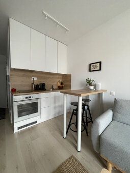 Ponúkame na prenájom krásnu garsónku v novostavbe s balkónom