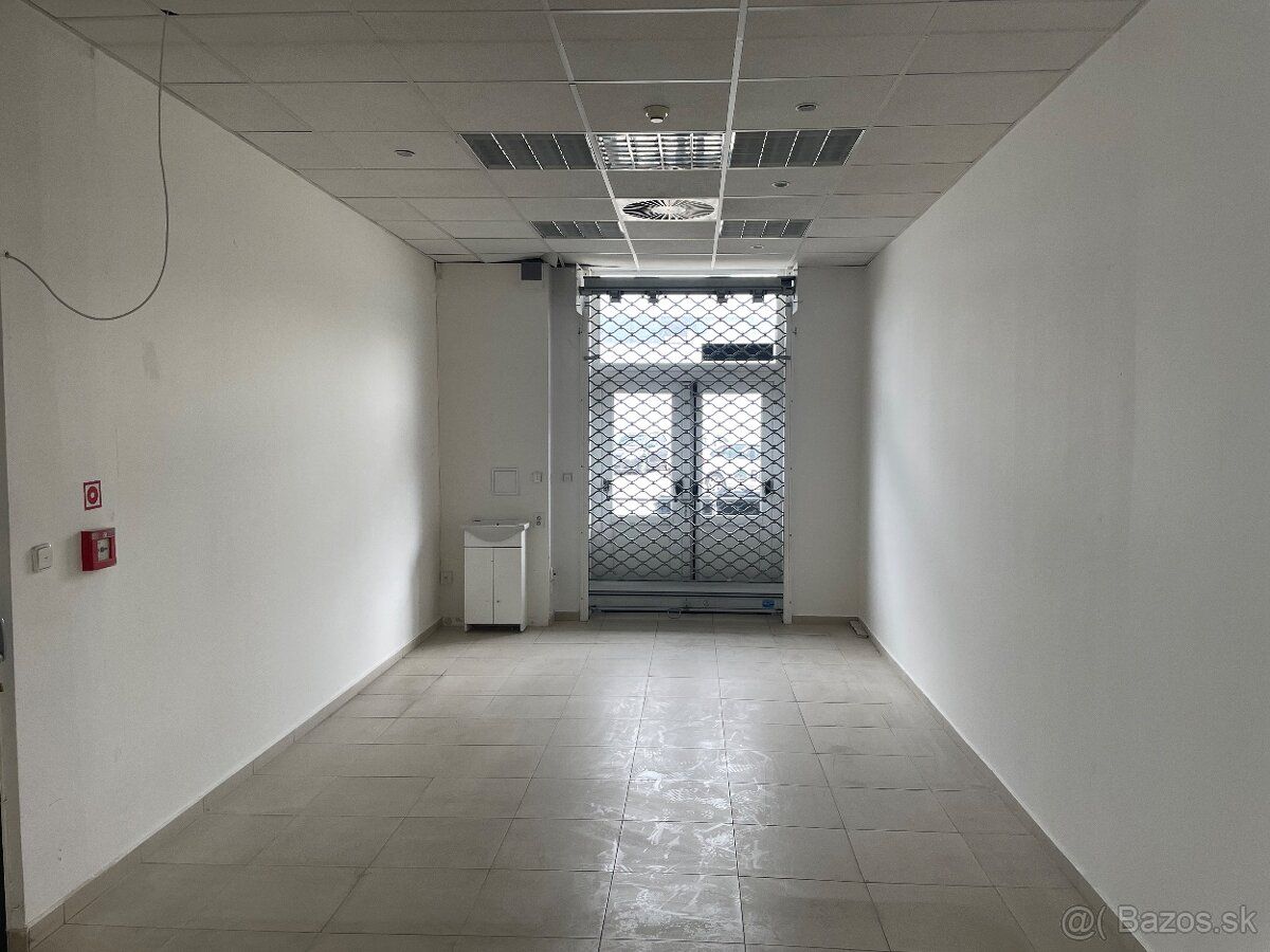 Obchodný priesor na prízemí LIVING CENTRA, Solinky, Žilina
P