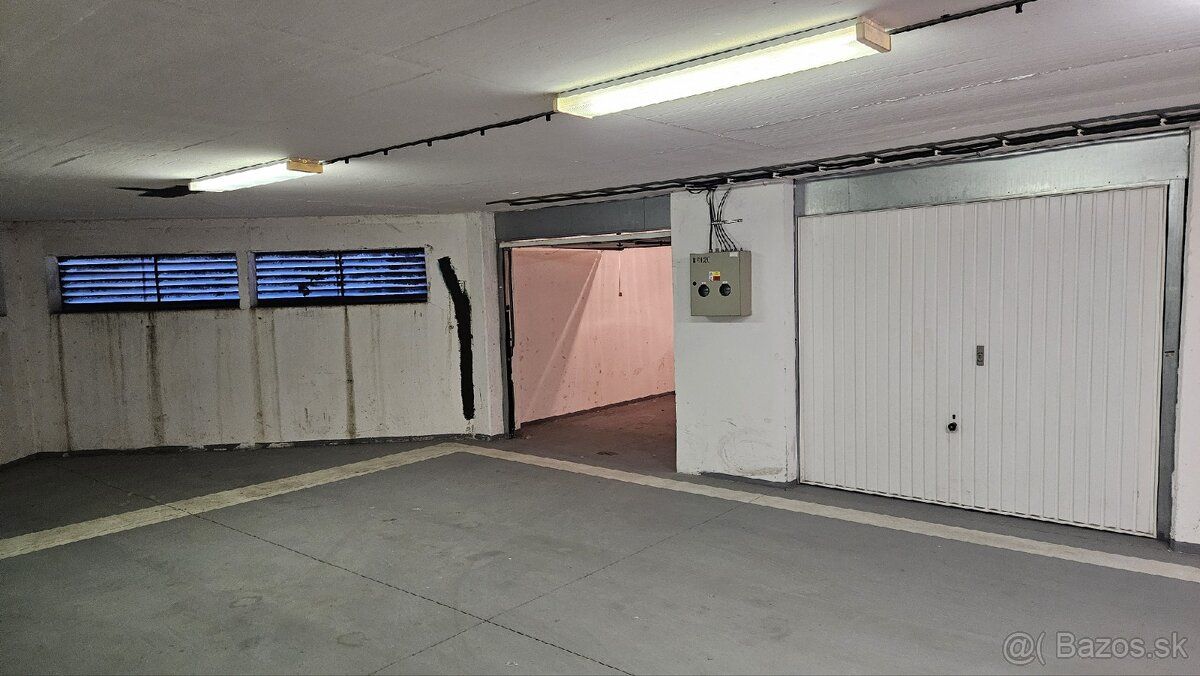 Predam samostatnu garaz v mestsej casti Bratislava - Stare m