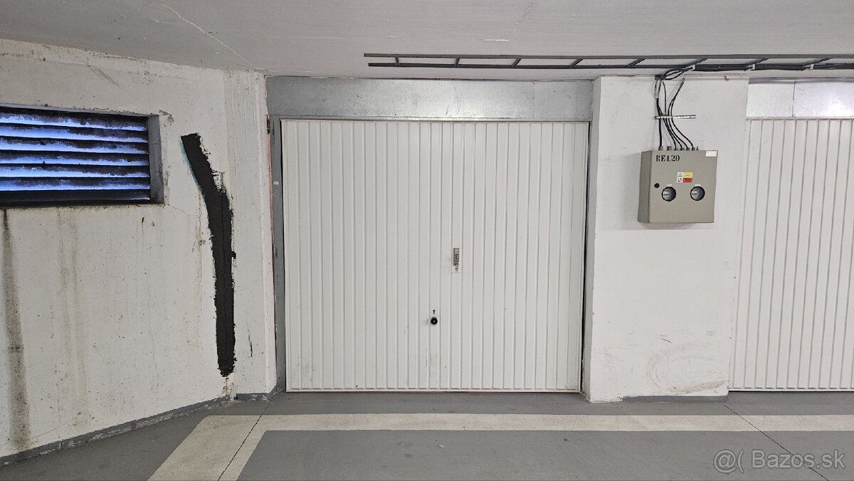 Predam samostatnu garaz v mestsej casti Bratislava - Stare m