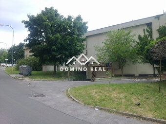 Ponúkame Vám na predaj samostatnú garáž o ploche 16,5 m2 v B