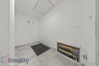 Realitná kancelária PLUS REALITY Vám ponúka na predaj priest